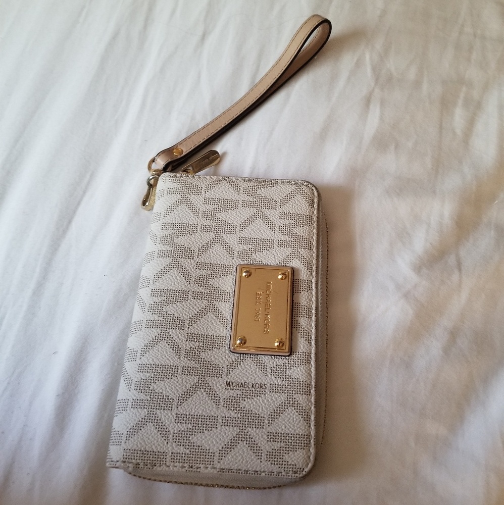 Michael Kors Wristlet